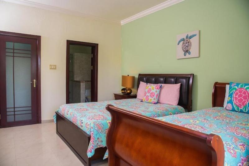Апартаменты Maribella@Crystal Cove Ocho Rios Stanmore Grove Экстерьер фото